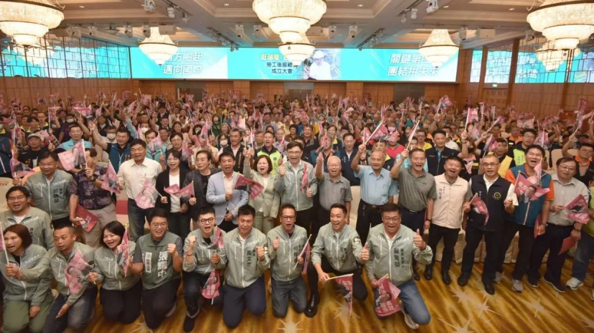 部分高雄工會高層與資產階級政客過從甚密 //圖片來源 :  風傳媒